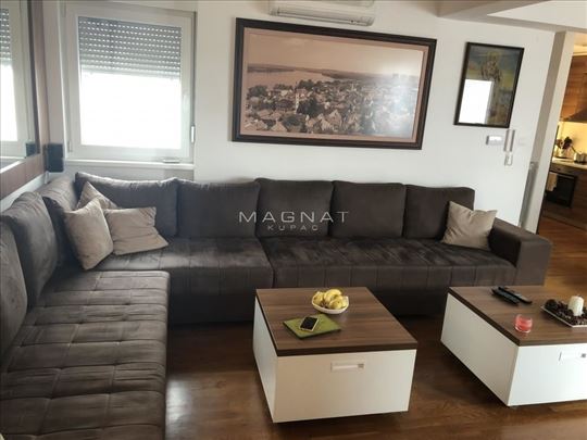 Zemun - Lux - parking- petosoban stan ID#5396