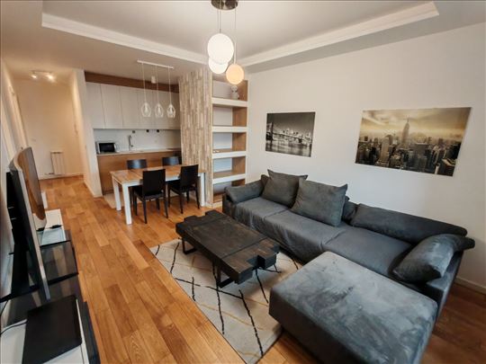 A blok, namešten stan sa garažom, useljiv odmah