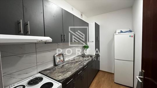 Bulevar Umetnosti, trosoban stan, 61m2 plus dve te