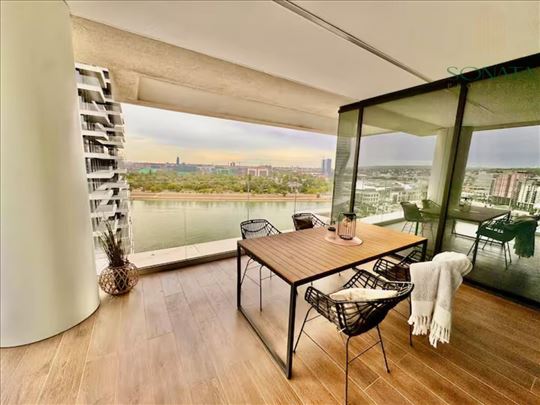 Bw Terraces, SavrŠen Pogled Na Reku