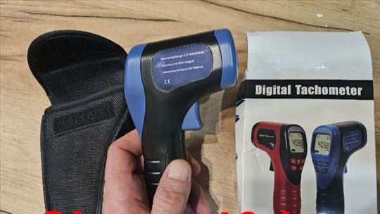 Digitani tahometar