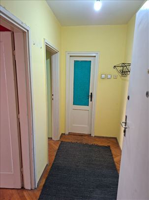 Dvosoban stan, 60 m² + terasa 4 m², treći sprat,