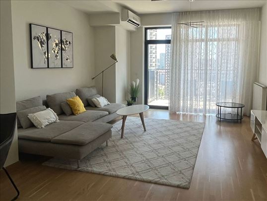 Elegantan stan u BW Vista