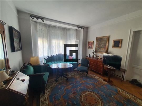 Gornji Dorćol-Cara Uroša-prelepa salonska zgrada! 