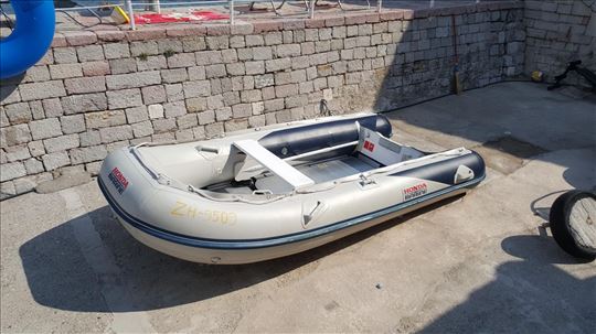 Honda camac duzine 3.6m sa prikolicom , za 4 osobe