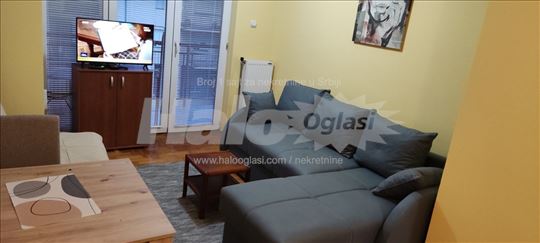 Izdajem namestenu garsonjeru na Paliluli 200e