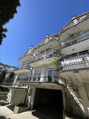 Kuća na Dedinju extra lux ID#1140