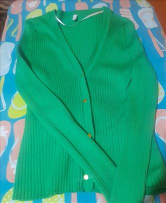 Lagani džemperić divne zelene boje, nov