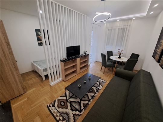 Luksuzna garsonjera na Novom Naselju!