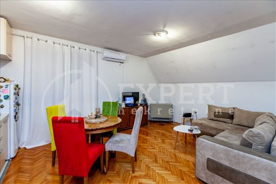 Na prodaju dvosobni stan 44m2, kod Lutkarskog pozo