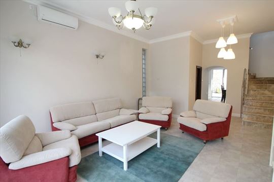 Odlična kuća na Dedinju, ID 2202