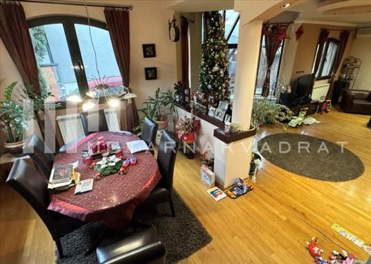 Porodična dvoetažna kuća, 220m2, Pančevo, Tesla (I