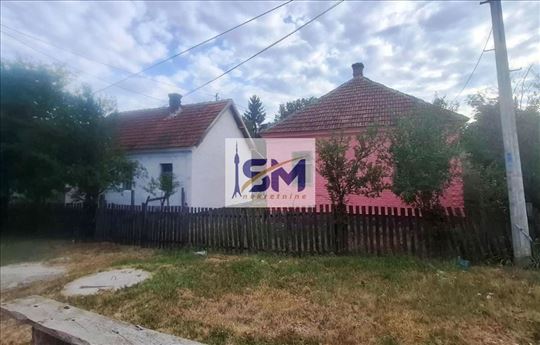 Ražana, dve kuće 118m2, plac 6 ari