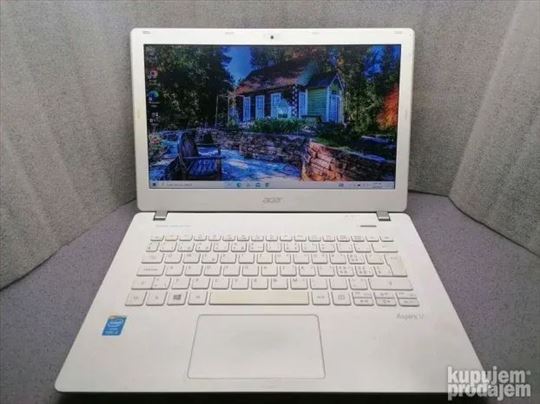Acer v3 331,i3 4gen,4gb,500gb