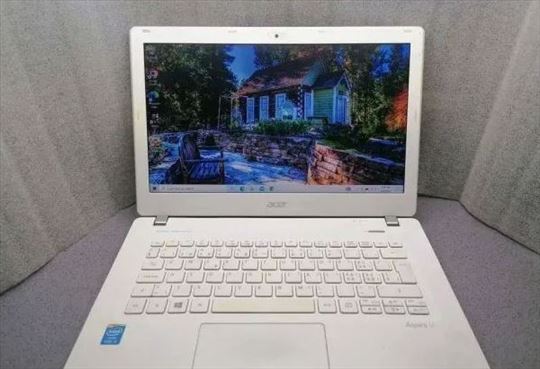 Acer v3 331,i3 4gen,4gb,500gb