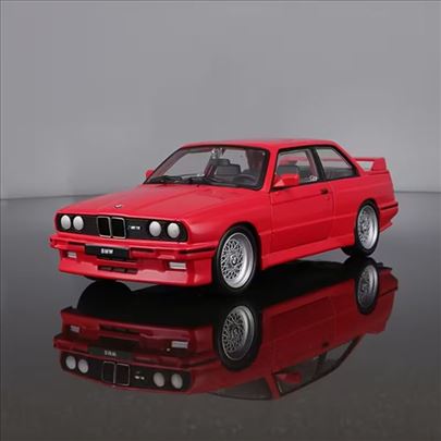 BMW M3 E30 Burago 1:24 original metalni model