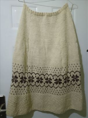 Etno vunena suknja za folklor