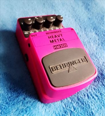 HM300 Behringer Heavy Metal pedala za bas