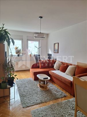 Izdaje se jednoiposoban stan 40m2, kod Filozofskog