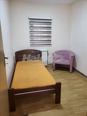 Izdajem jednoiposoban stan u Kumodrazu