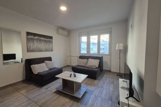 Izdajemo 1.0 stan u centru, Maršala Birjuzova 29m2