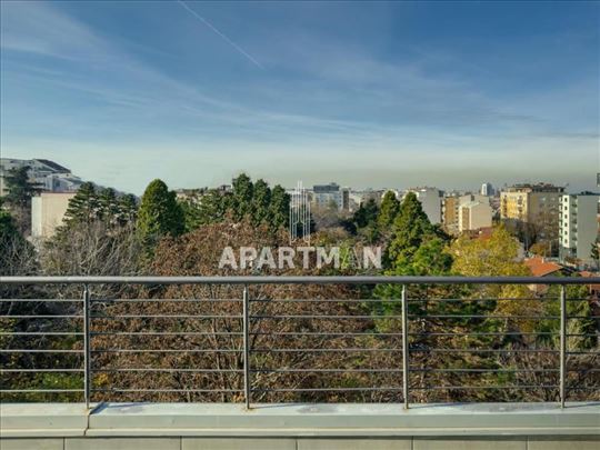 Komforan stan sa pogledom,176m2, dva parking mesta