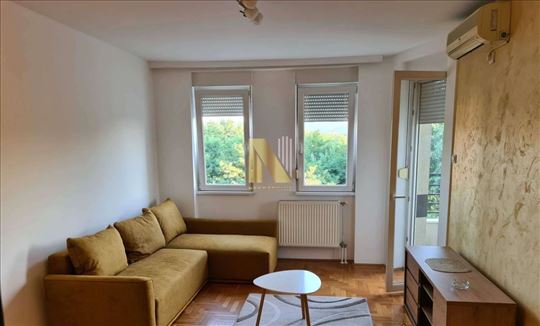 Kompletno Opremljen Stan – Bulevar Patrijarha Pavl