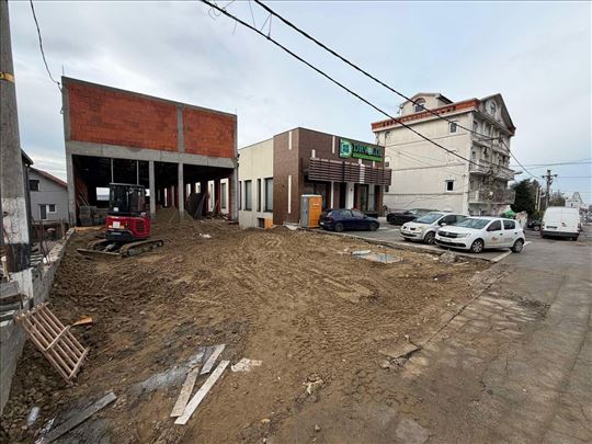 Lokal, 600m2, opremanje po želji zakupca