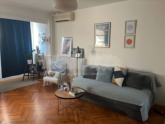 Mutapova ulica kod Kalenić pijace, Vračar