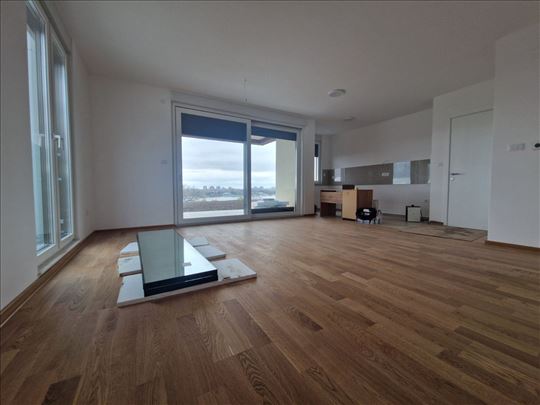 Novo, tek završeno! Cena sa PDV-om!