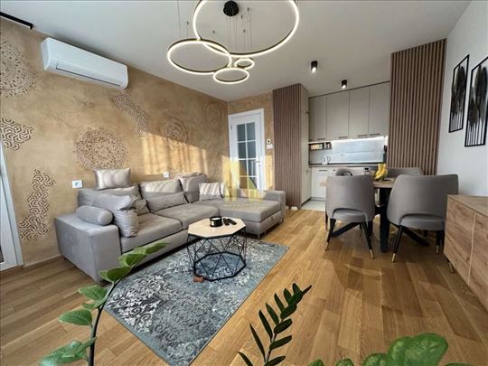 Prodaje se lux 4.0 stan u novoj zgradi renomiranog