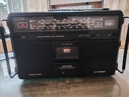 radiokasetofon rr640 potpuno ispravan