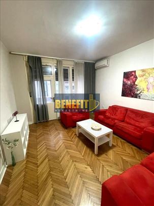 Stan na božanstvenoj lokaciji, ul. Zmaja od Noćaja