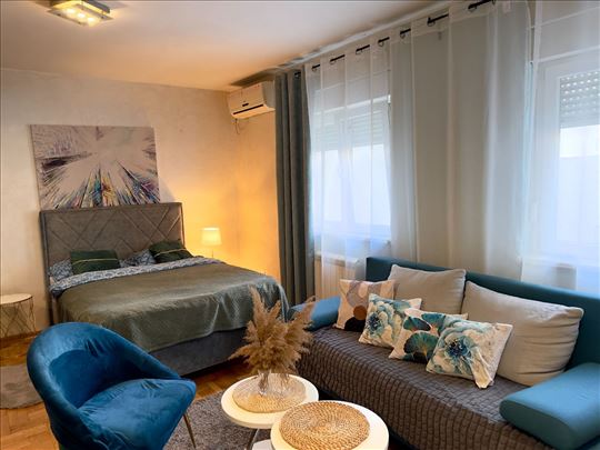 Stan na dan Beograd, Aviv park Zvezdara