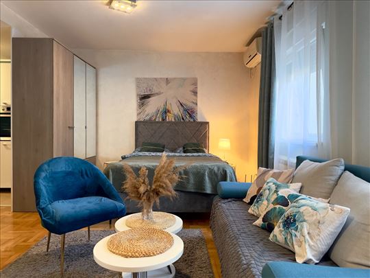 Stan na dan Beograd, Aviv park Zvezdara