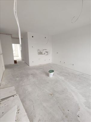 Stan,stogi centar Stare Pazove,šifra 040-s10