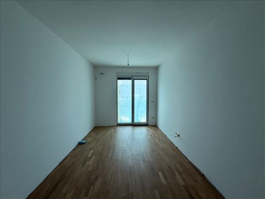 Trosoban stan u izgradnji, Vrdnik - Železnička