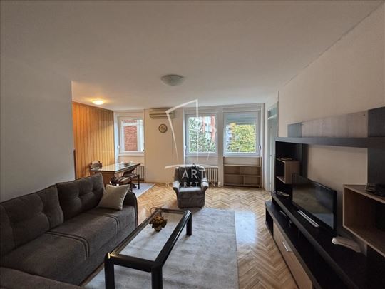 Vračar, renoviran 2.0 stan, 52m2 ID#13177