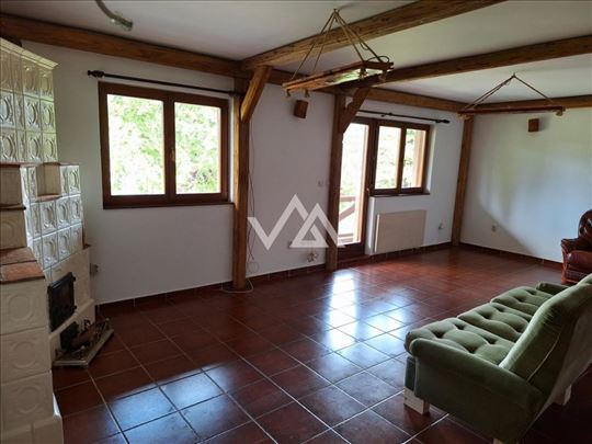 Avala, nadomak Trešnje, kuća sa 13 ari placa