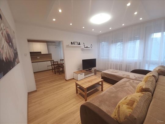 Blok 70, renoviran, odličan, ID 25127