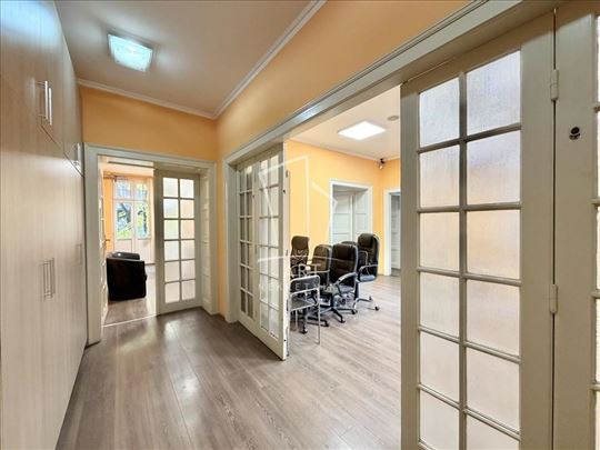 Centar, salonac, 106m2 ID#13195