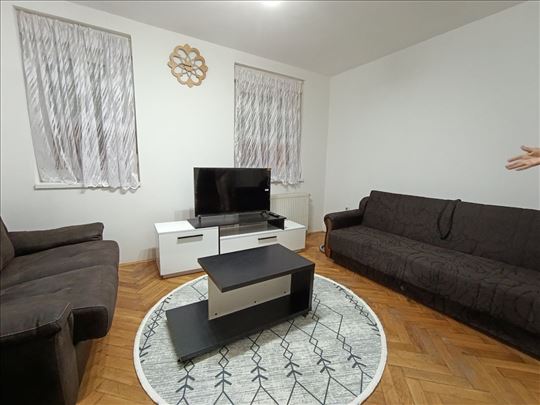 Dvosoban namešten stan,Devet Jugovića