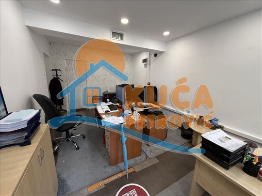 Izdaje se poslovni prostor u strogom centru grada,