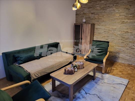 Izdaje se renoviran lepo opremljen stan