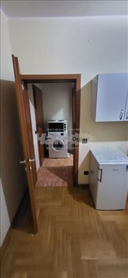 Izdajem jednosoban stan..