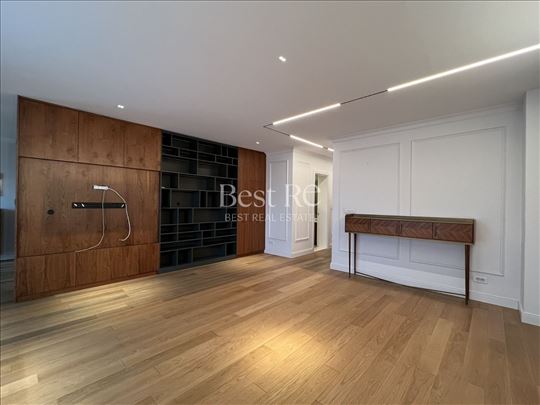 Izuzetan stan u kompleksu Central Garden