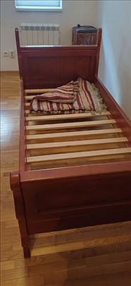 Krevet od punog drveta