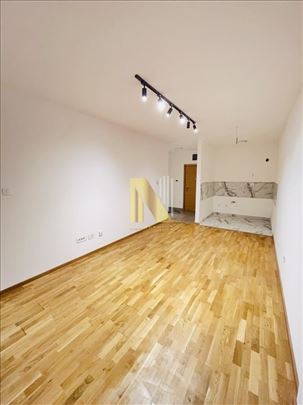 Nov, dvosoban stan u kompleksu Square garden