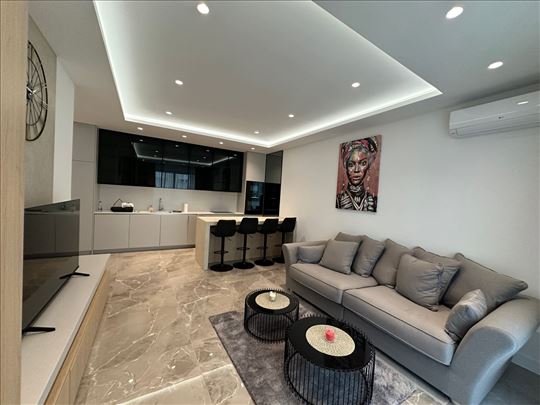 Nov, Neuseljavan + garazno mesto - Vracar