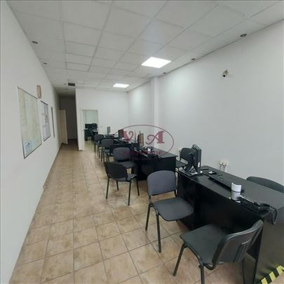 Novi Sad, Bulevar oslobođenja, odličan ulični loka